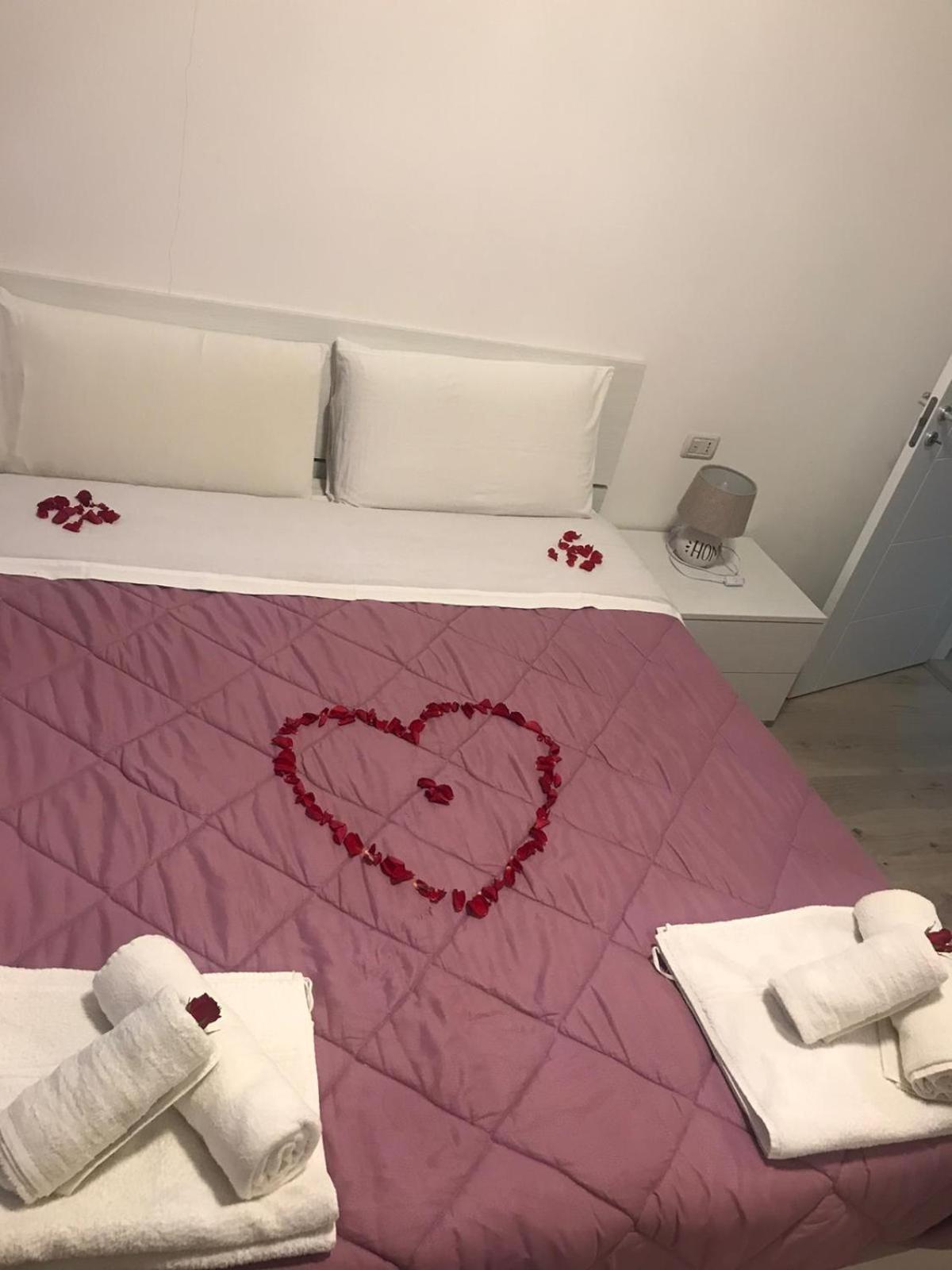 Lar Apartment Focşani Zimmer foto